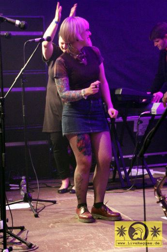 Roy Panton (Jam) and Yvonne with The Easy Snappers  18. This Is Ska Festival - Wasserburg, Rosslau 27.Juni 2014 (48).JPG